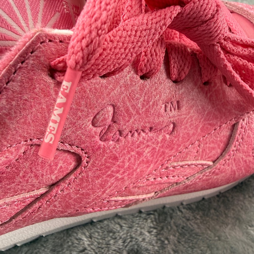 Reebok Classic Leather Eames Astro Pink Distressed Sneakers FZ5860 Womens 7 NICE - Picture 3 of 14